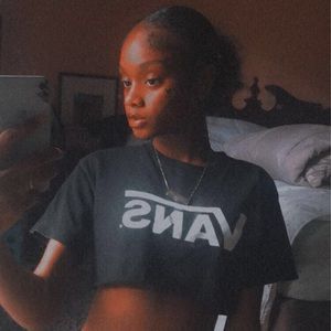 VANS SHORT CROP TOP